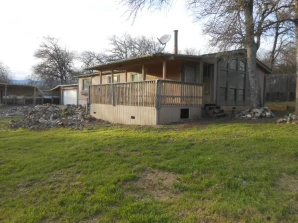 1090 Crooked Oak Ln, Redding, CA 96003