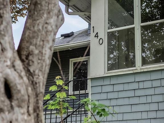 5th image of 140 Fairview Ave S