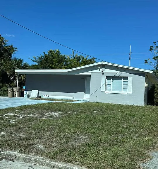 1125 Emerald Dr — Photo 1