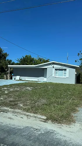 1125 Emerald Dr Photo 1