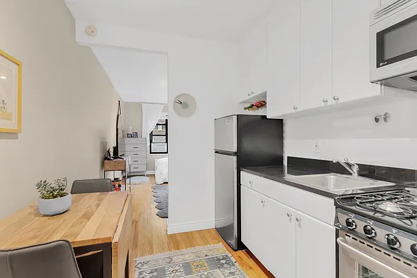 Rented by Compass | media 6