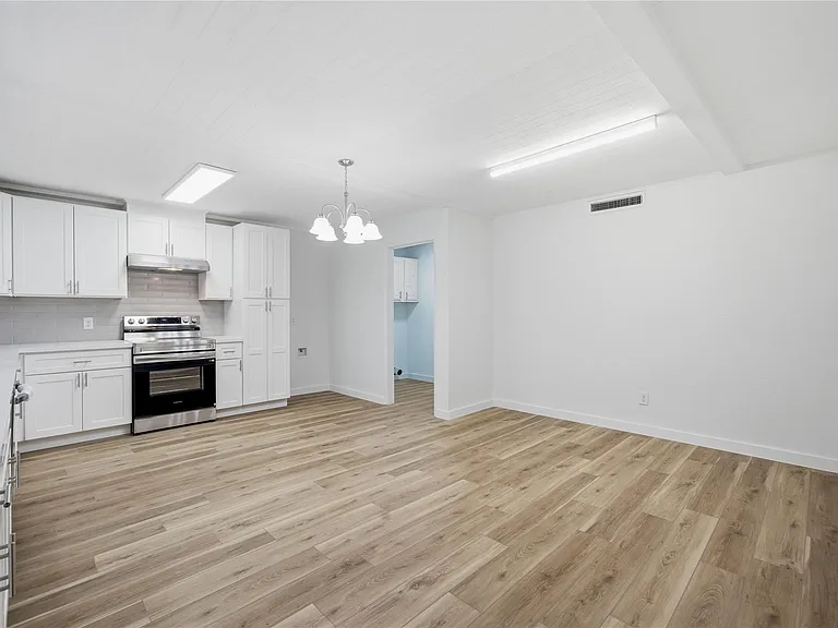 2126 Quail Valley East Dr — Photo 20