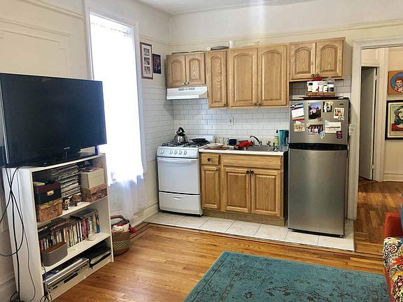 3rd image of 4325 44th St APT B6