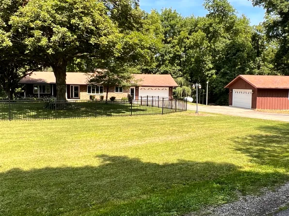 16875 Tanglewild Dr, Morrison, IL 61270