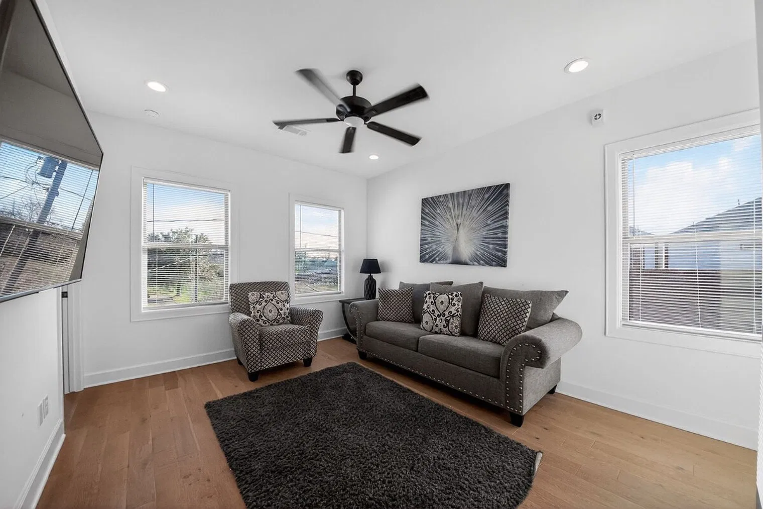 4 bed, 3.0 bath, $8,820 — Photo 1