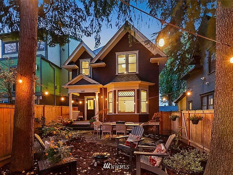 1419 E Denny Way #BASEMENT