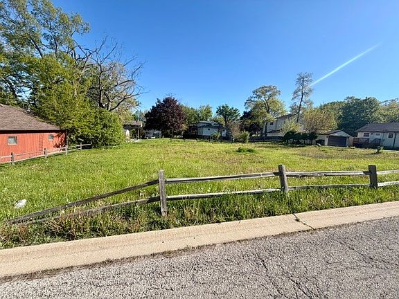 2nd image of 26178 W Reed St