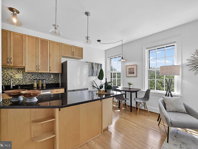 2707 Adams Mill Rd NW #400 — Photo 16