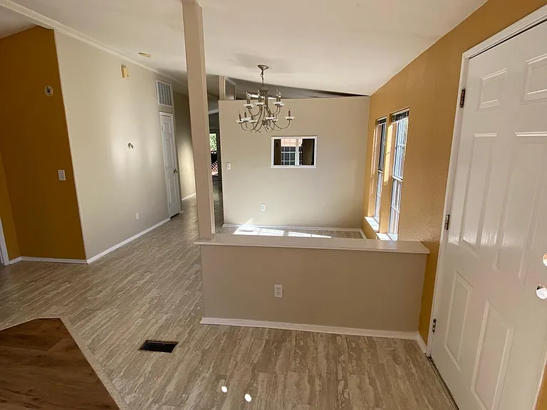 23 McCormick Rd — Photo 10