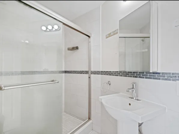 1137 Summit Avenue image 8 of 8