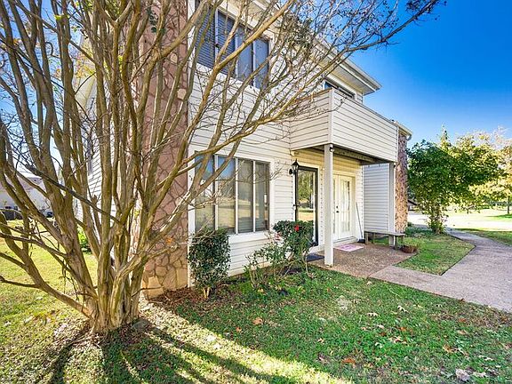 2nd image of 810 Bellevue Rd APT 175