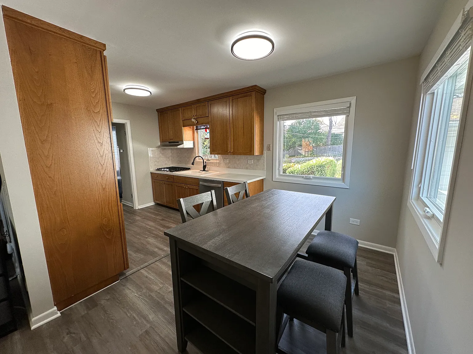3 bed, 1125 sqft, $2,995 — Photo 4