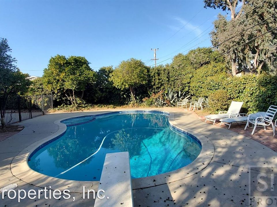 1st image of 3920 Crestmont Dr