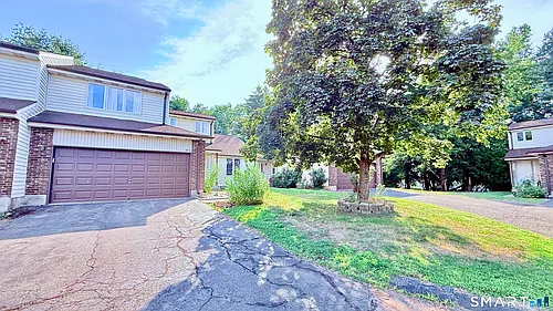 16 Arthur Dr #4 Photo 1 16 Arthur Dr #4 Photo 1
