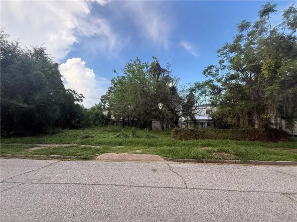 1104 Elmira St, Mobile, AL 36604