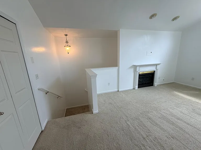 26201 Chesapeake Cir — Photo 4