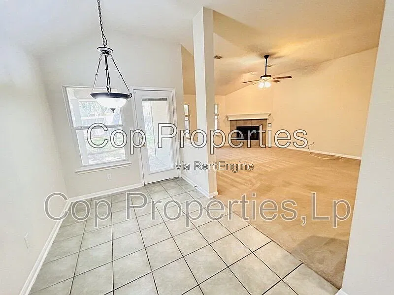 4 bed, 2.0 bath, $2,250 — Photo 4