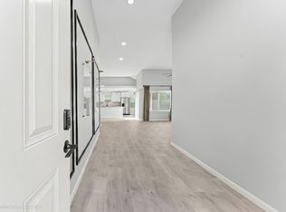 7810 Poitiers Dr, Houston, TX 77071