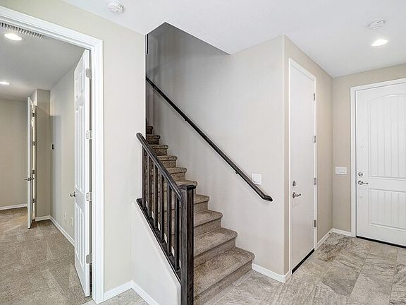 4th image of 761 W Winchester Dr