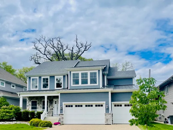 1904 Hitchcock Ave, Downers Grove, IL 60515