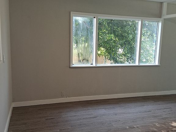 3rd image of 1265 Bookwalter Ave