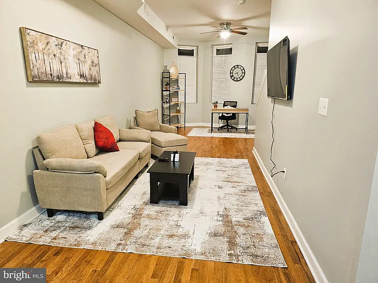1912 W Baltimore St #2 — Photo 7