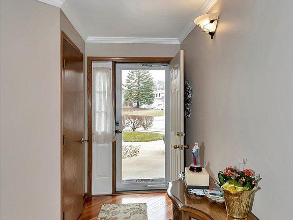 5th image of 8938 Silverdale Dr #6D