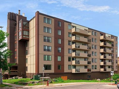 2800 W 44th St APT 105, Minneapolis, MN, 55410