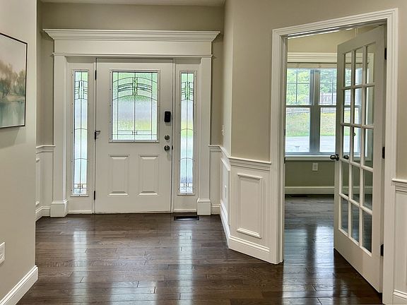 3rd image of 20 Beacon St #20