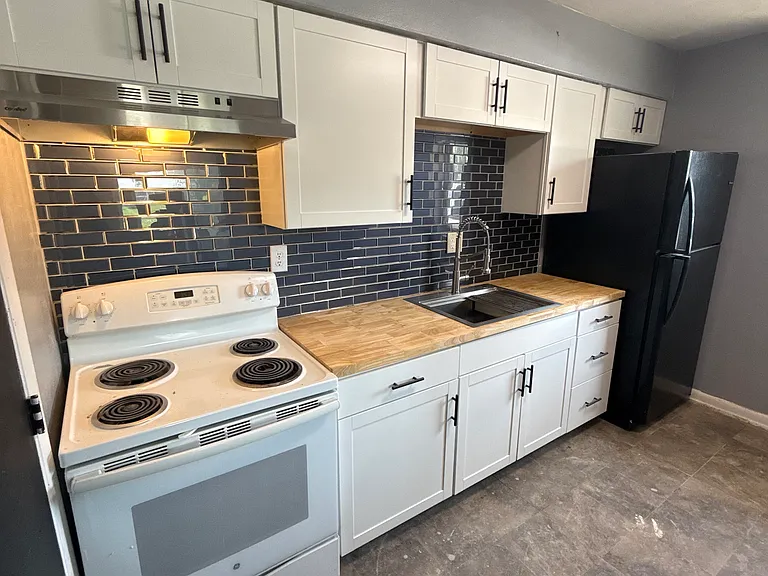 4113 Crest Dr #1 — Photo 1