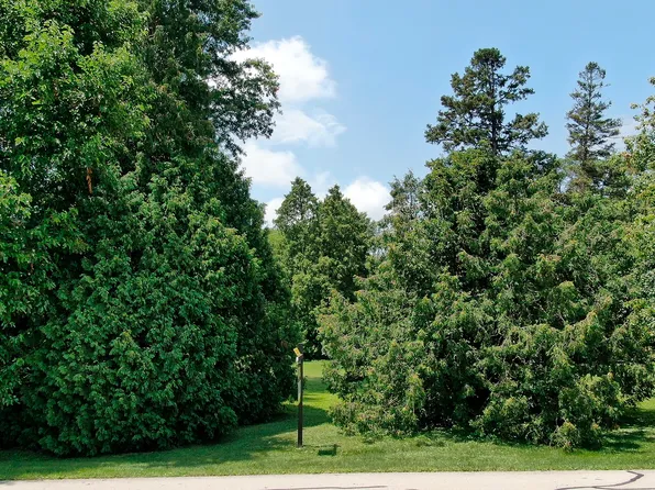 6136 Bentley Ave, Willowbrook, IL 60527