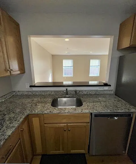 327 S Adams St — Photo 12