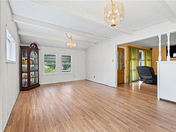 4th image of 2741 N 61st Ter
