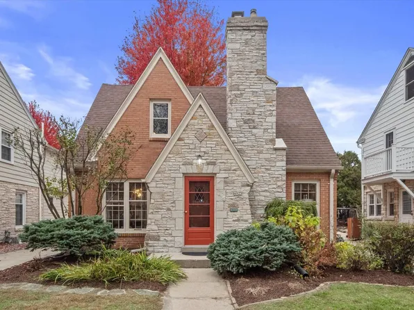 4925 North Elkhart AVENUE, Whitefish Bay, WI 53217