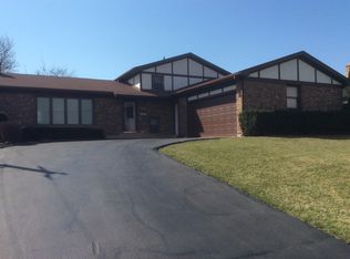 3805 Central Rd, Rolling Meadows, IL 60008