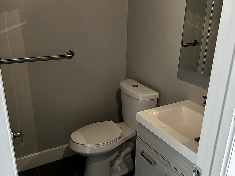 Cedar Square Apartments — Photo 13