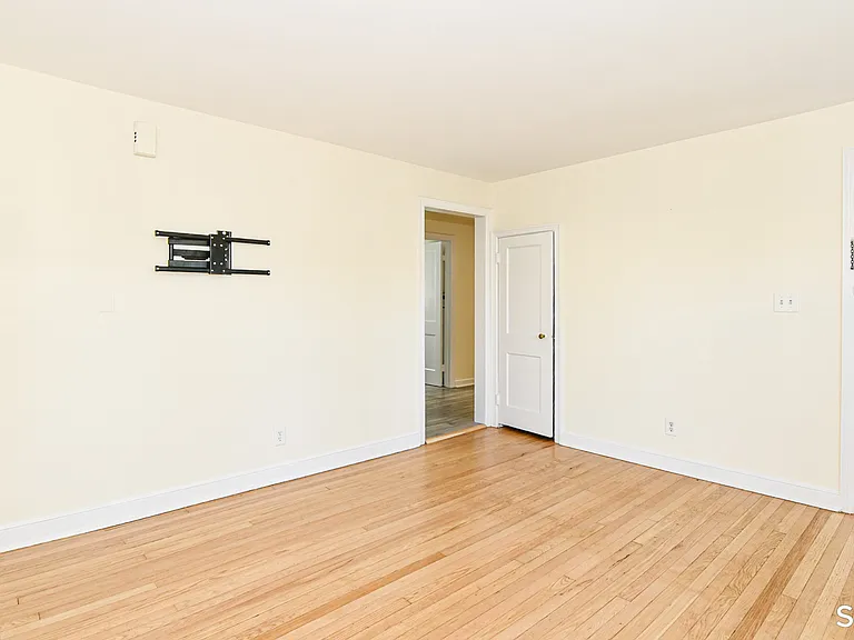 146 Warsaw St — Photo 5