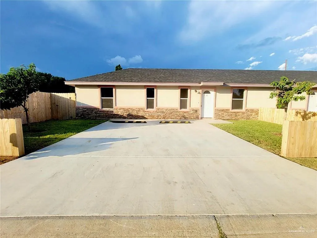 3 bed, 2.0 bath, 1680 sqft, $1,095 — Photo 1