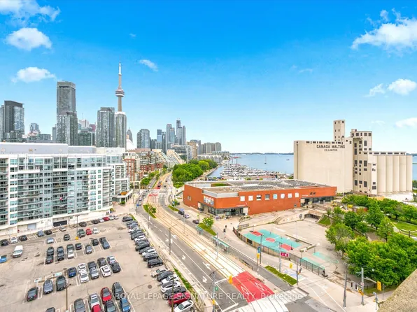 650 Queens Quay W #1605, Toronto, ON M5V 3N2