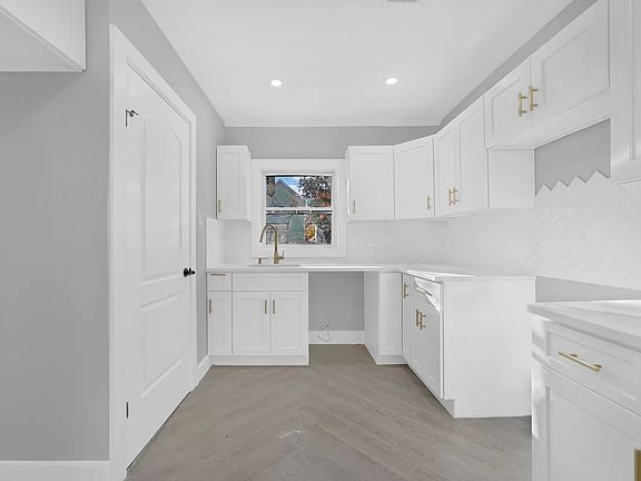 2nd image of 118-24 203rd St