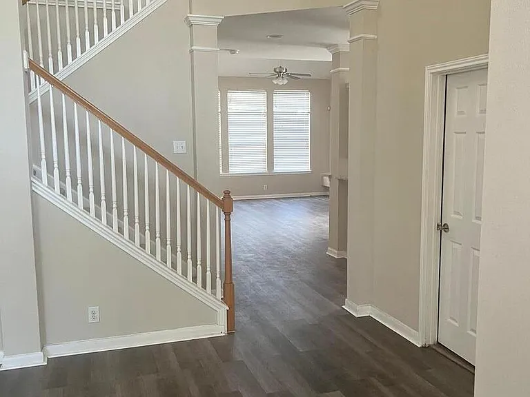 6035 Hart Fld — Photo 6
