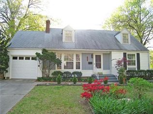 7069 Granada Ln, Prairie Village, KS 66208