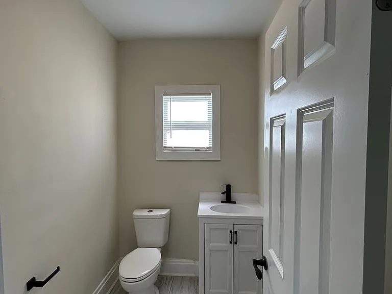 1179 Atcheson St — Photo 2