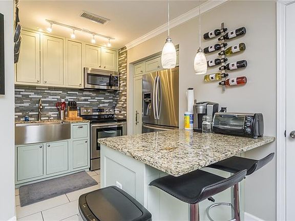 4th image of 1075 N Highland Ave NE #0