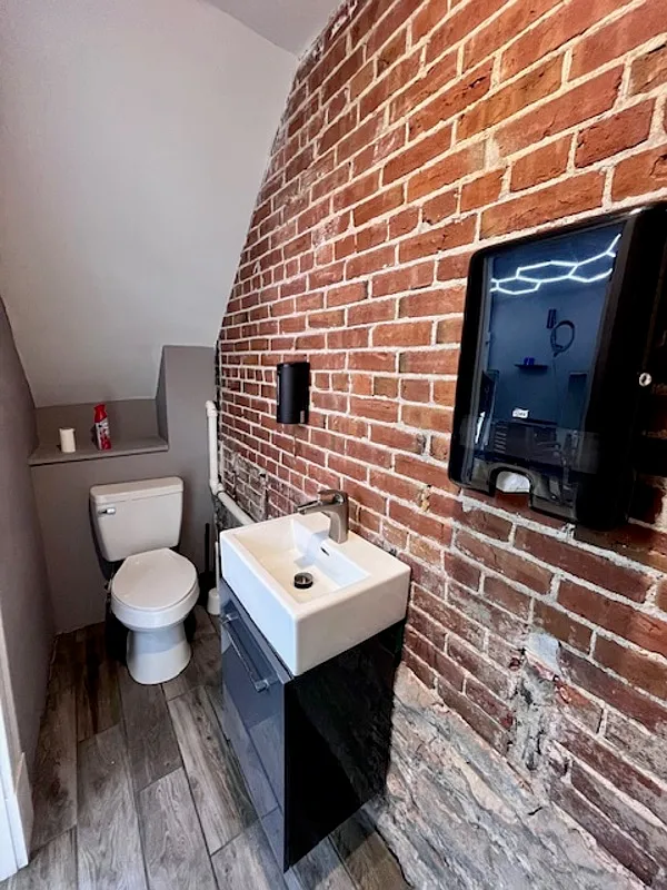 Studio, 2.0 bath, 1200 sqft, $1,295 — Photo 2