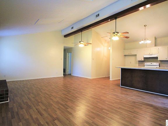 5th image of 447 Birchwood Dr #3