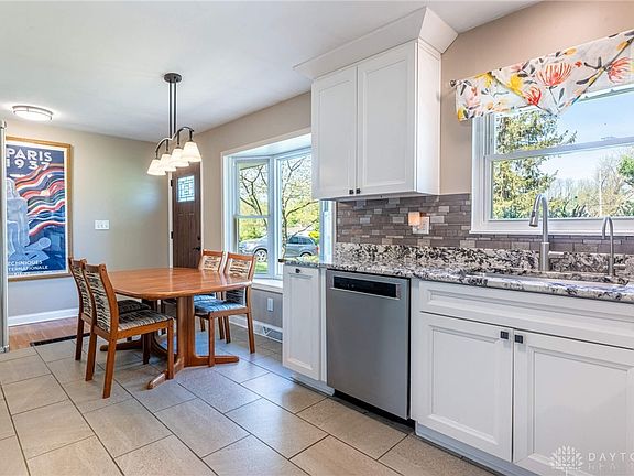 5th image of 123 Upper Hillside Dr