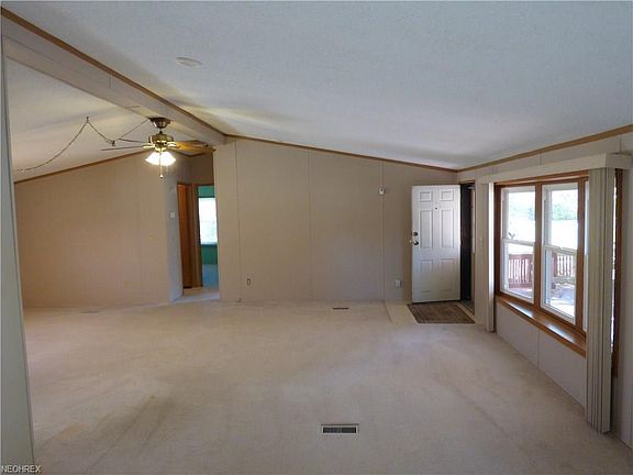 5th image of 351 Cleveland Ave E