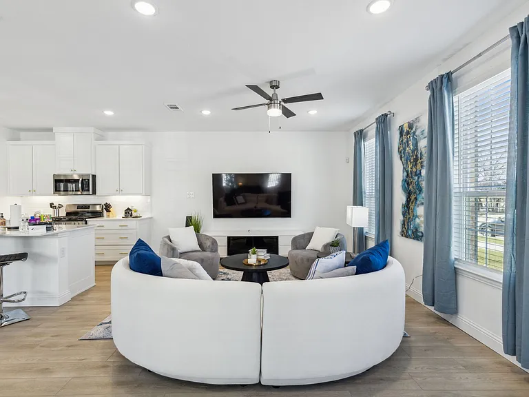 15989 Wax Myrtle St — Photo 5