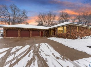 328 S 3rd Ave, Brandon, SD 57005